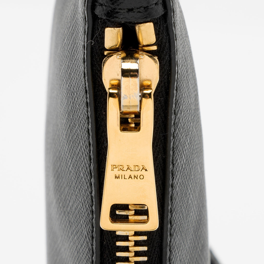 Prada Saffiano Pochette (SHF-QUkfn3)
