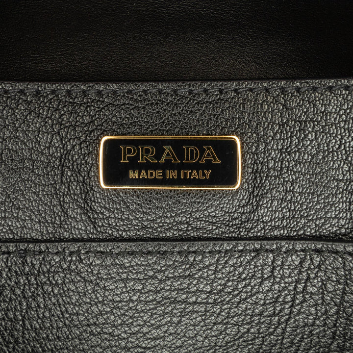Prada Saffiano Trimmed City Calf Cahier (SHG-NqRoWz)