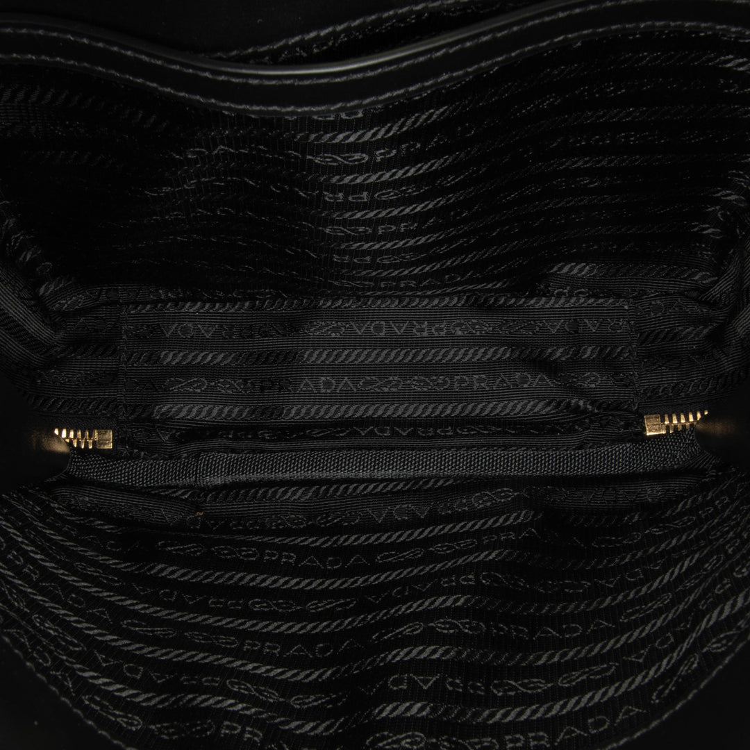 Prada Symbole Triangolo Crossbody (SHG-NH6Xyh)