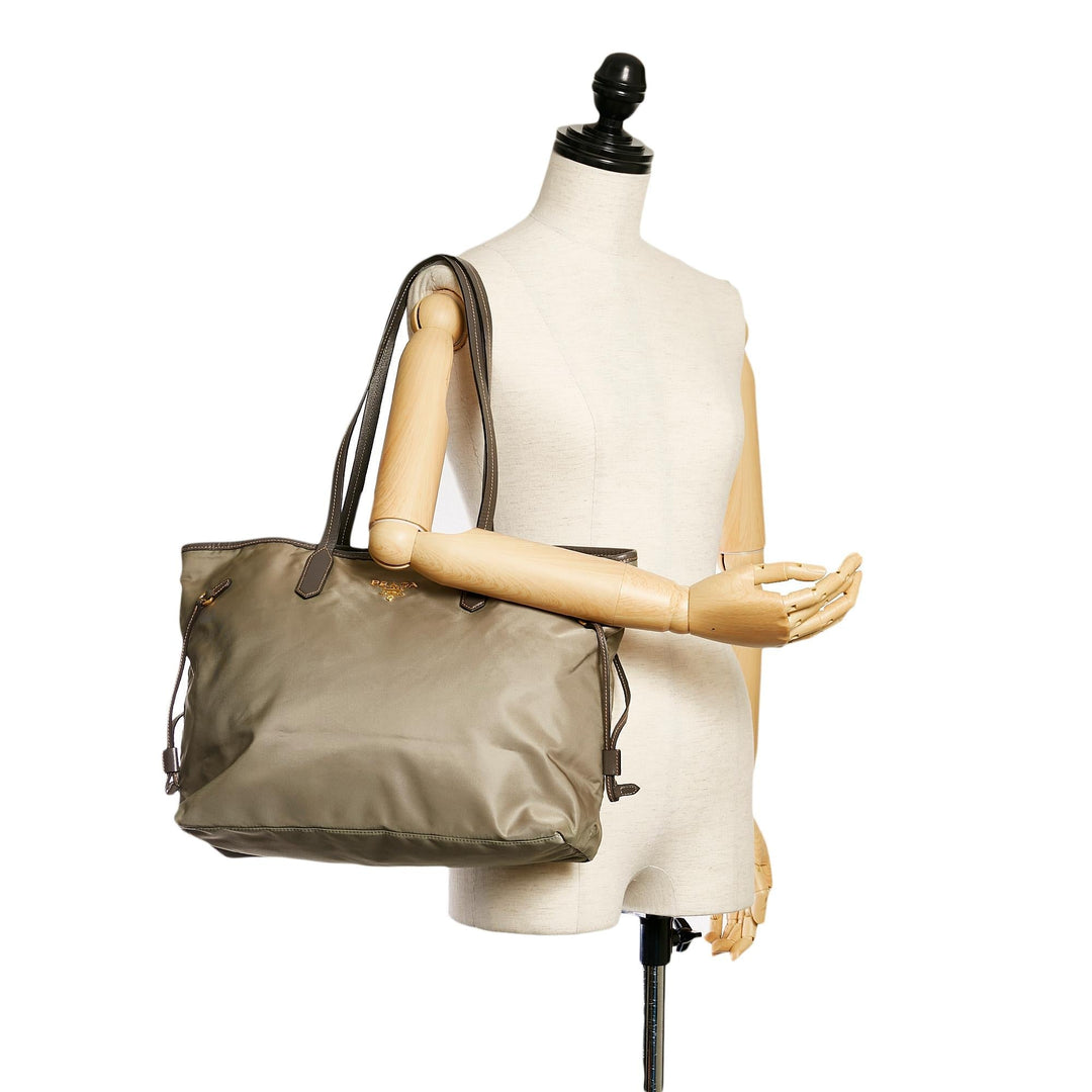 Prada Tessuto Tote Bag (SHG-28991)