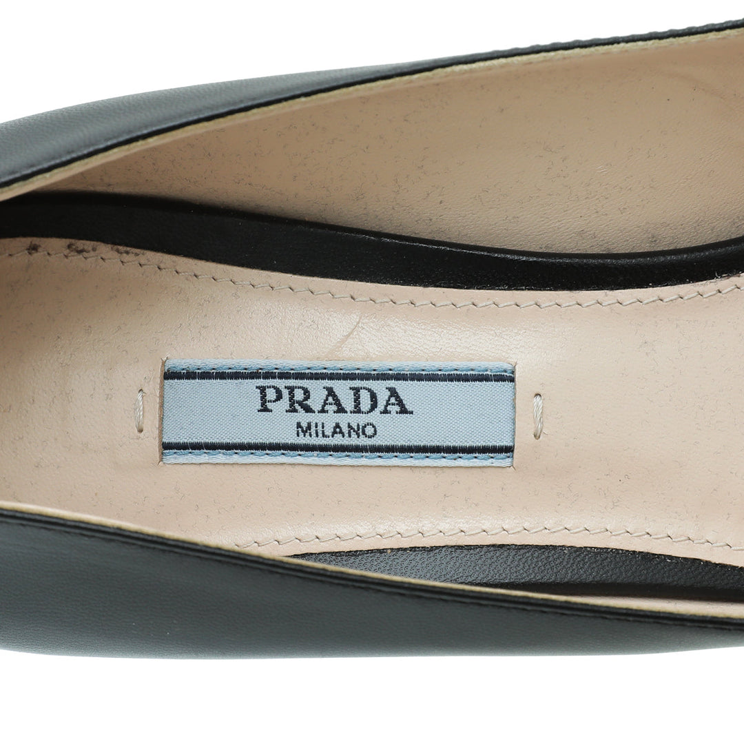 Prada Black Pointed Toe Pump 39.5