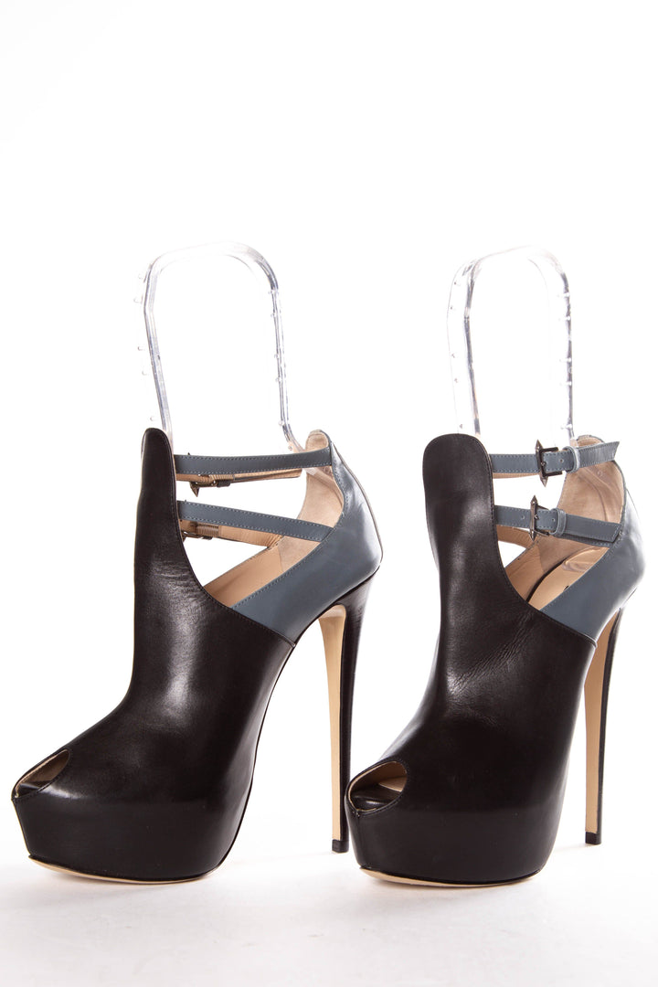 Ruthie Davis Black & Blue Peep-Toe Platform Pumps SZ 39