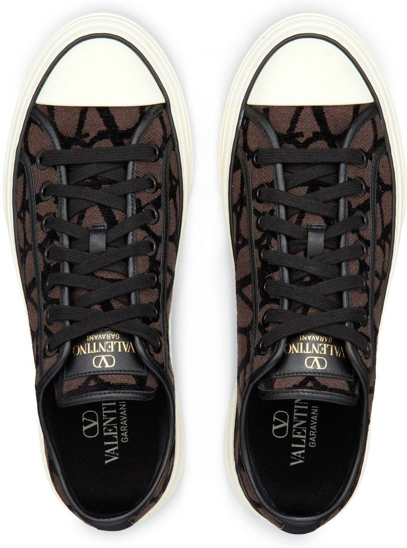 VLOGO MONOGRAM LOW TOPS.