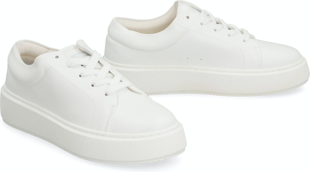 LOW-TOP SNEAKERS