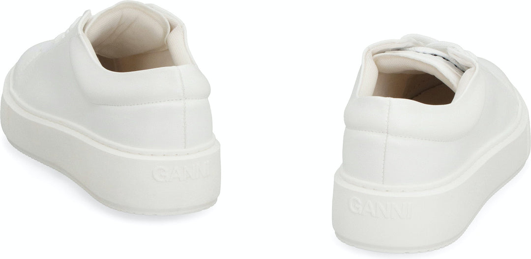 LOW-TOP SNEAKERS
