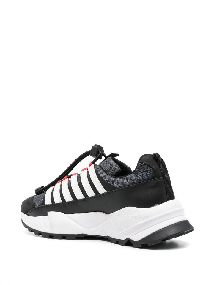 FREESNEAKERSLACE-UP LOW TOP SNEAKER