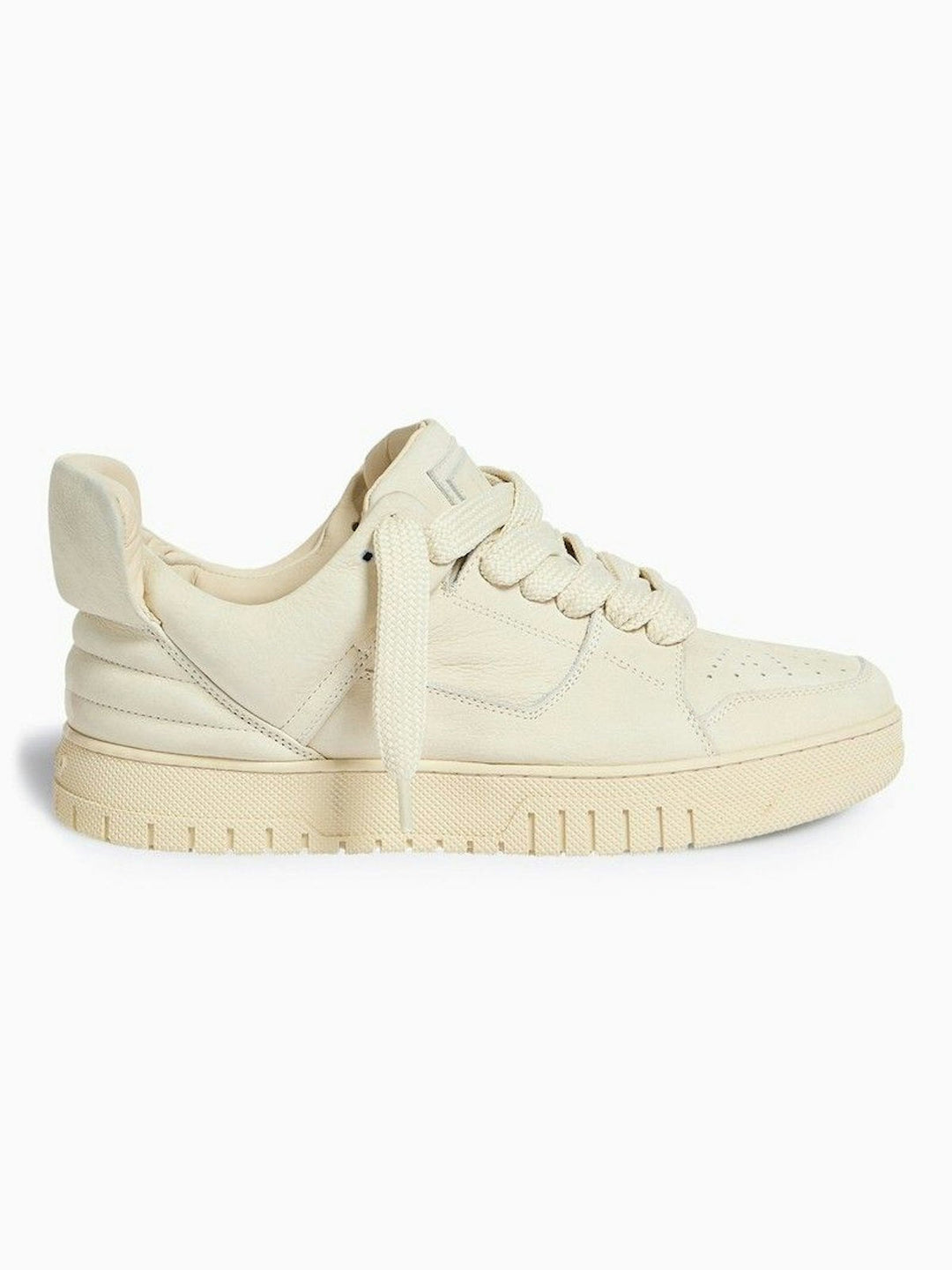 SNEAKERS WITH SPOILER BONE