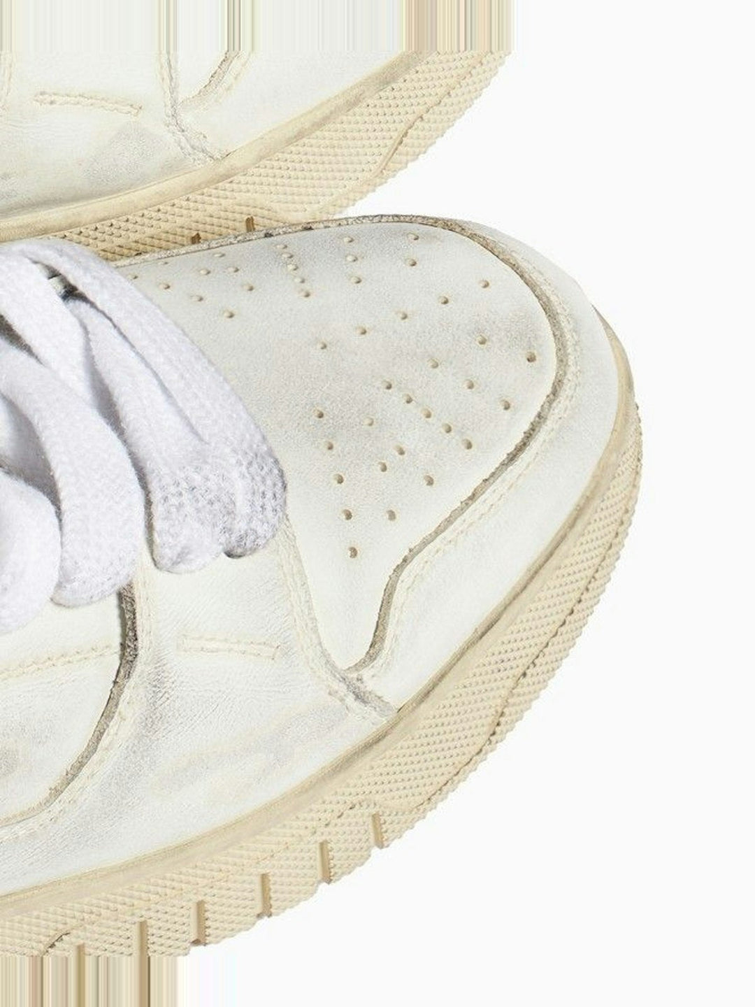 VINTAGE DIRTY WHITE SNEAKERS