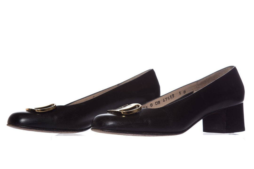 Salvatore Ferragamo Black Leather Pumps SZ 5