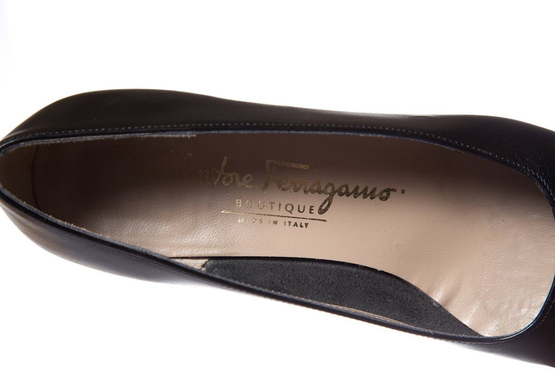 Salvatore Ferragamo Black Leather Pumps SZ 5