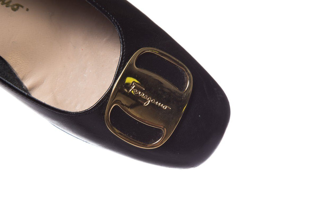 Salvatore Ferragamo Black Leather Pumps SZ 5