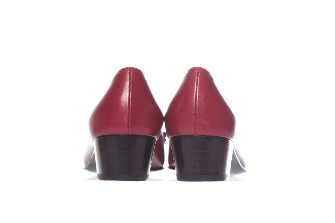 Salvatore Ferragamo Red Leather Pumps SZ 5