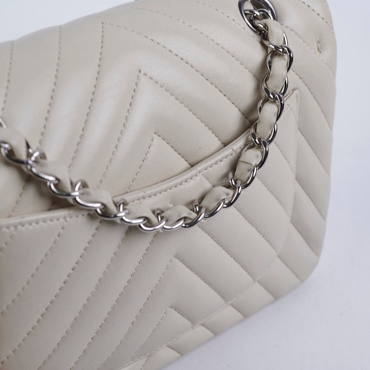 Top Quality Chanel Classic Flap Small Lambskin Chevron Cream - Series 31