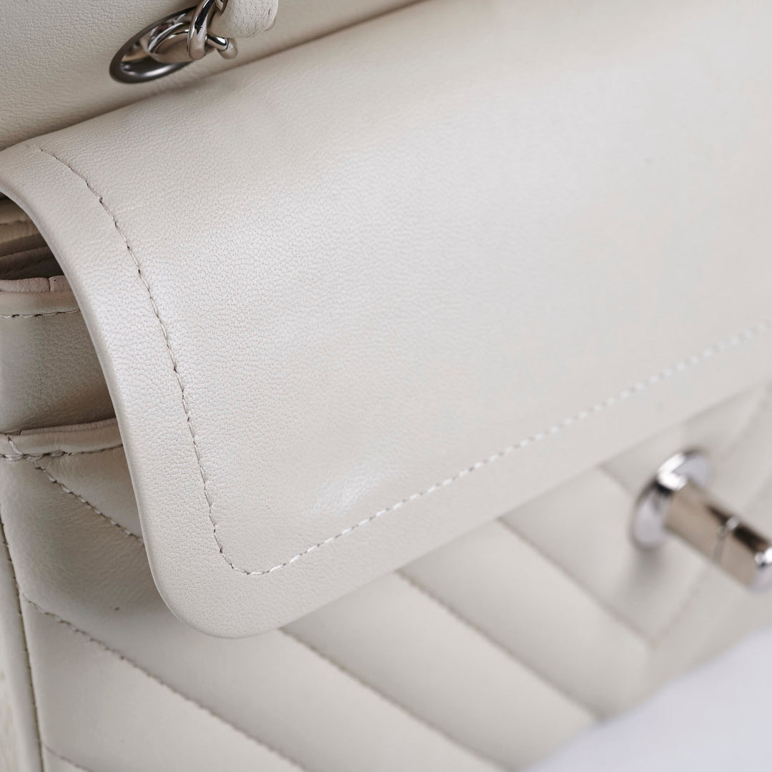 Top Quality Chanel Classic Flap Small Lambskin Chevron Cream - Series 31