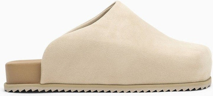 BEIGE MULES TRUCK IN LEATHERETTE