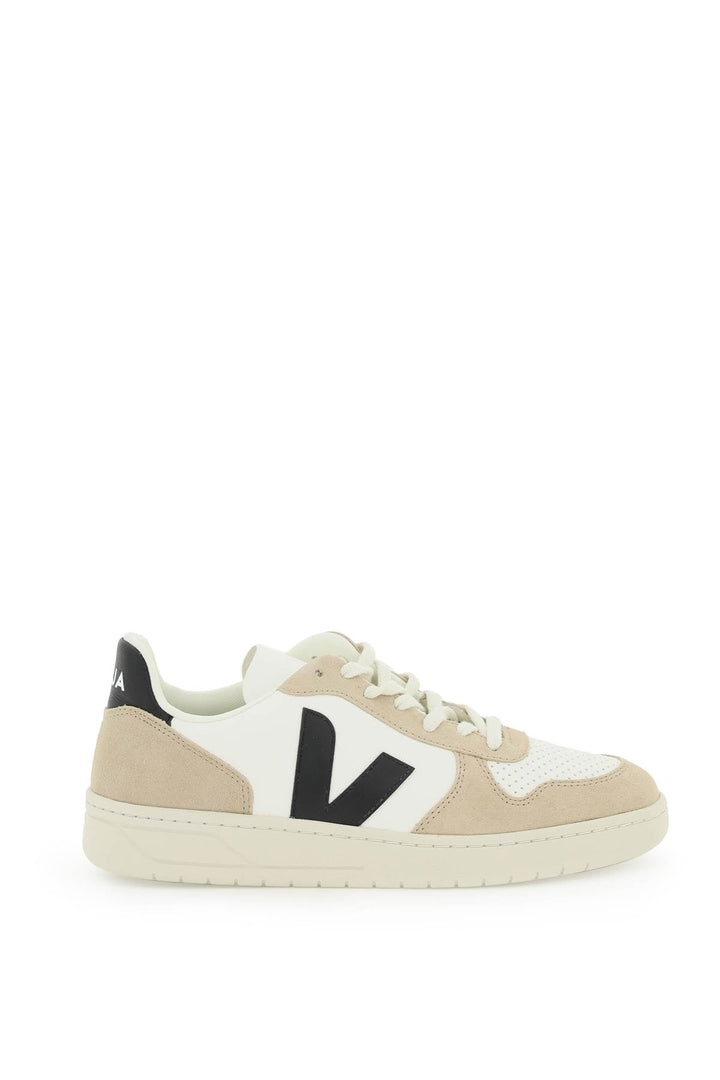 V 10 Leather Sneakers