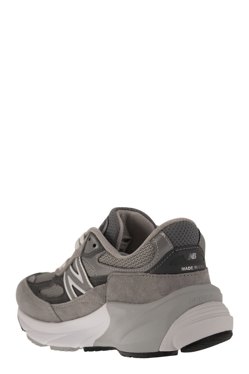 990 - SNEAKERS