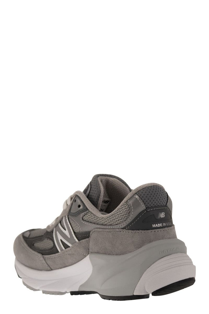 990 - SNEAKERS