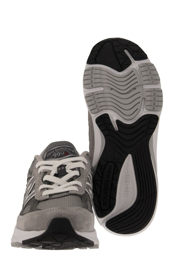 990 - SNEAKERS