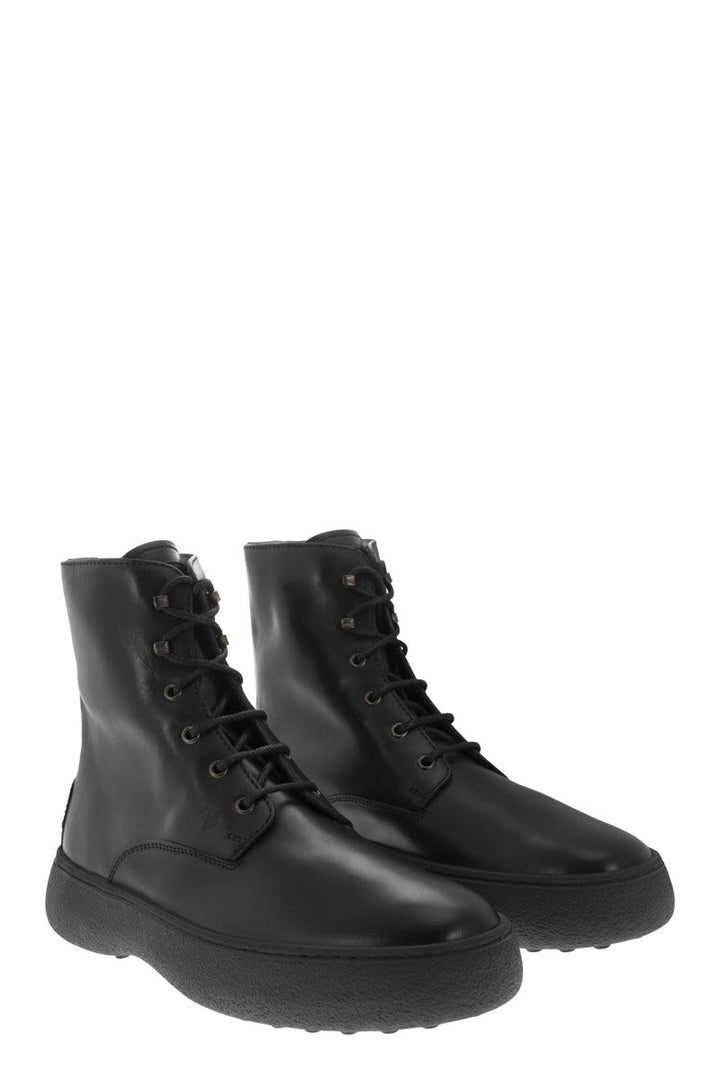 LEATHER LACE-UP BOOT