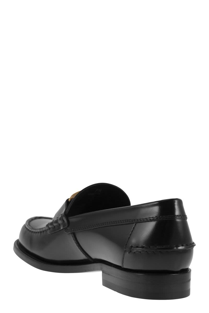 LEATHER MOCCASIN