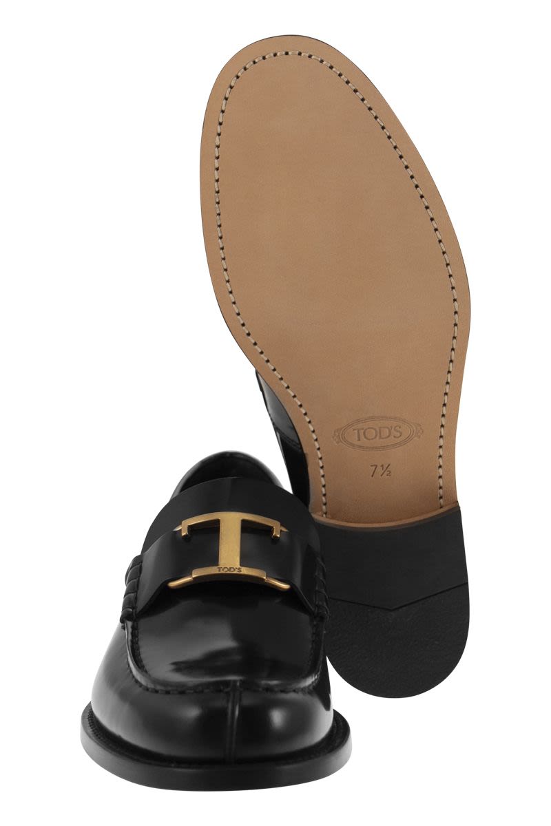 LEATHER MOCCASIN