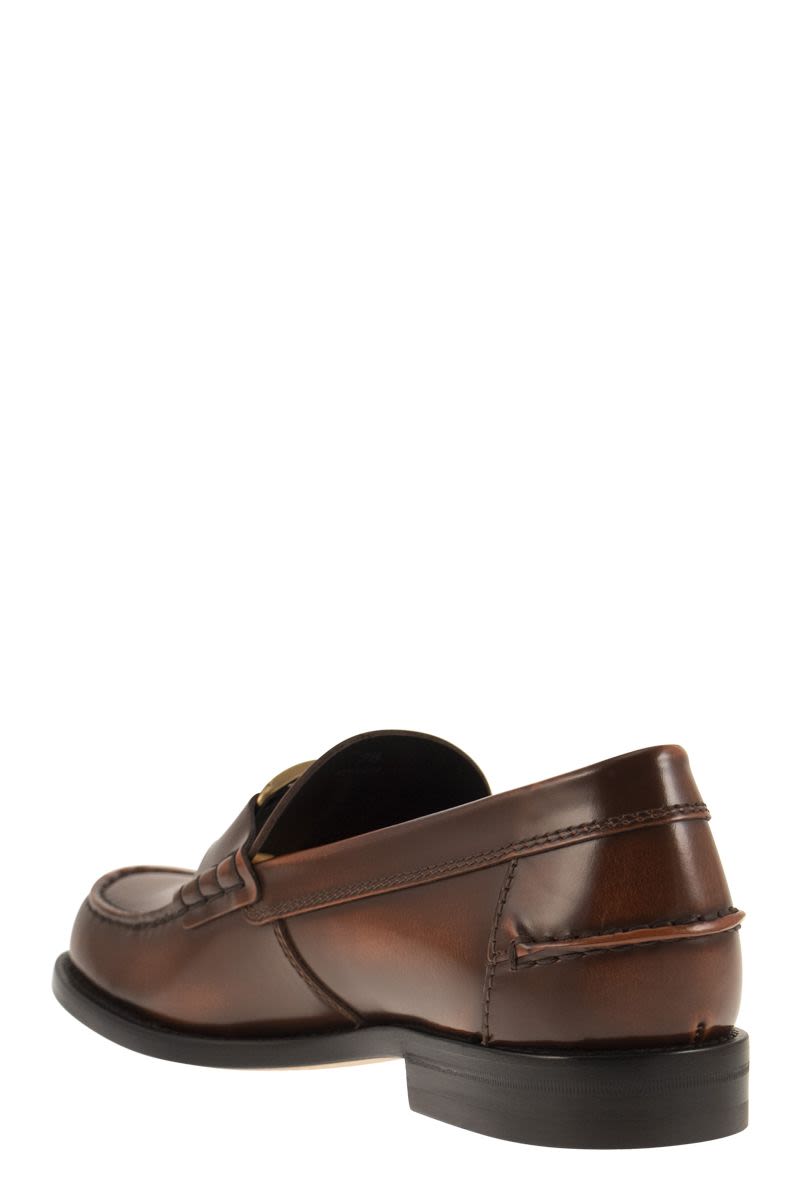 LEATHER MOCCASIN