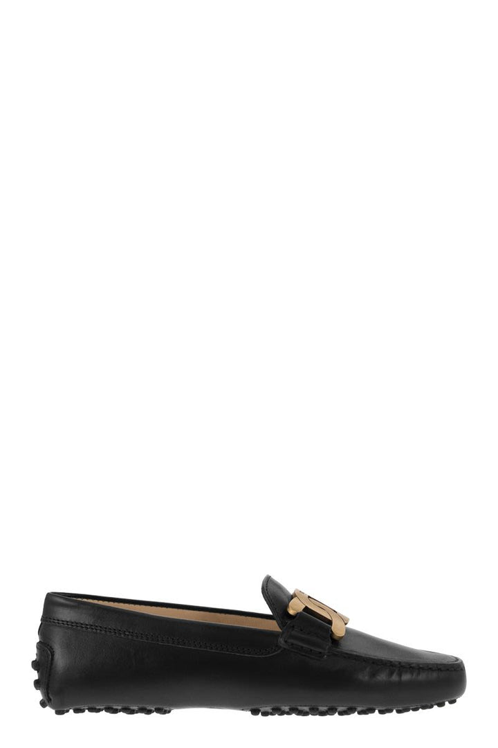 MOCCASIN WITH METAL CHAIN