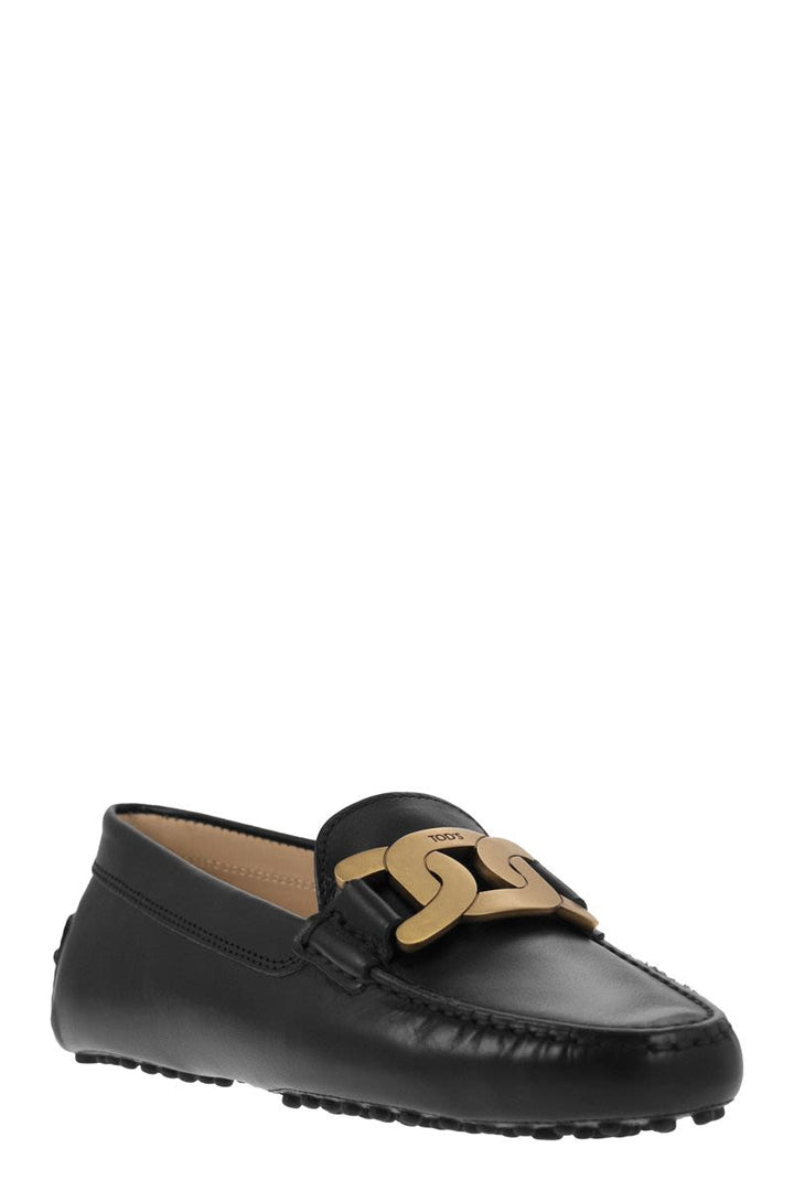 MOCCASIN WITH METAL CHAIN