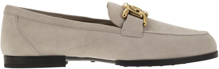 MOCCASIN IN NUBUCK WITH METAL CHAIN