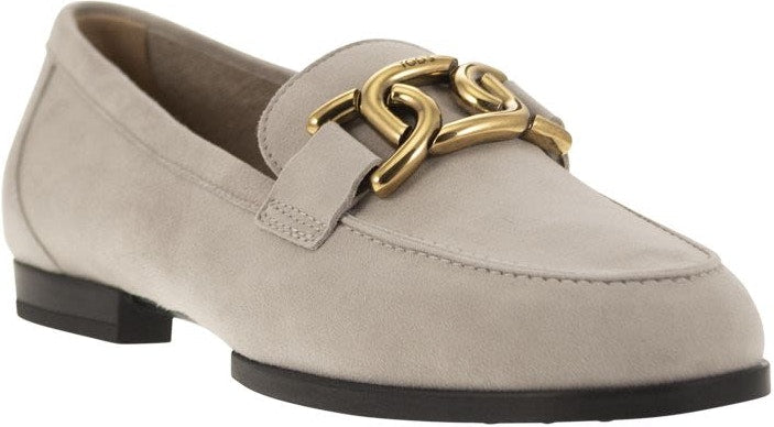 MOCCASIN IN NUBUCK WITH METAL CHAIN