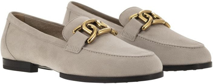 MOCCASIN IN NUBUCK WITH METAL CHAIN