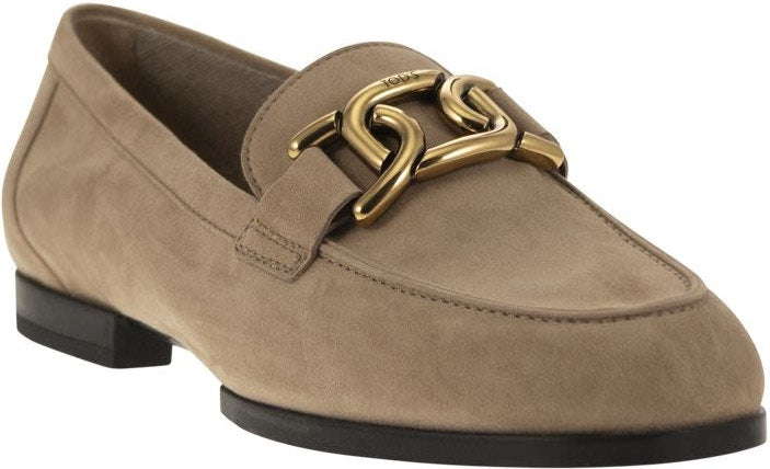MOCCASIN IN NUBUCK WITH METAL CHAIN