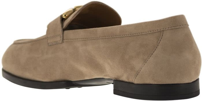 MOCCASIN IN NUBUCK WITH METAL CHAIN