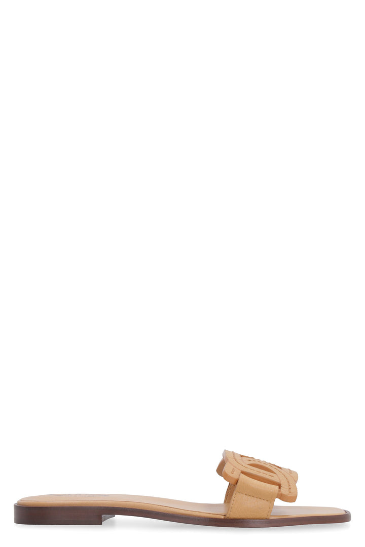 LEATHER FLAT SANDALS