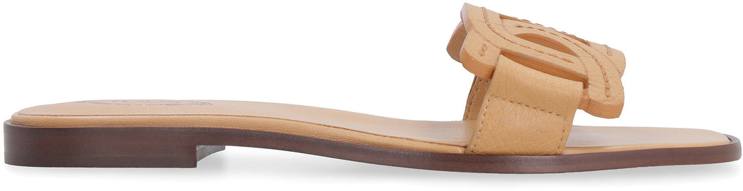 LEATHER FLAT SANDALS