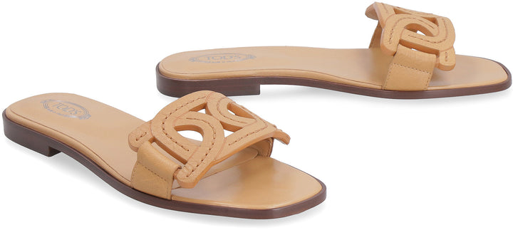 LEATHER FLAT SANDALS