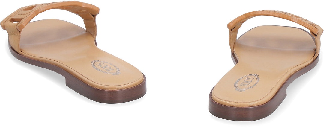 LEATHER FLAT SANDALS