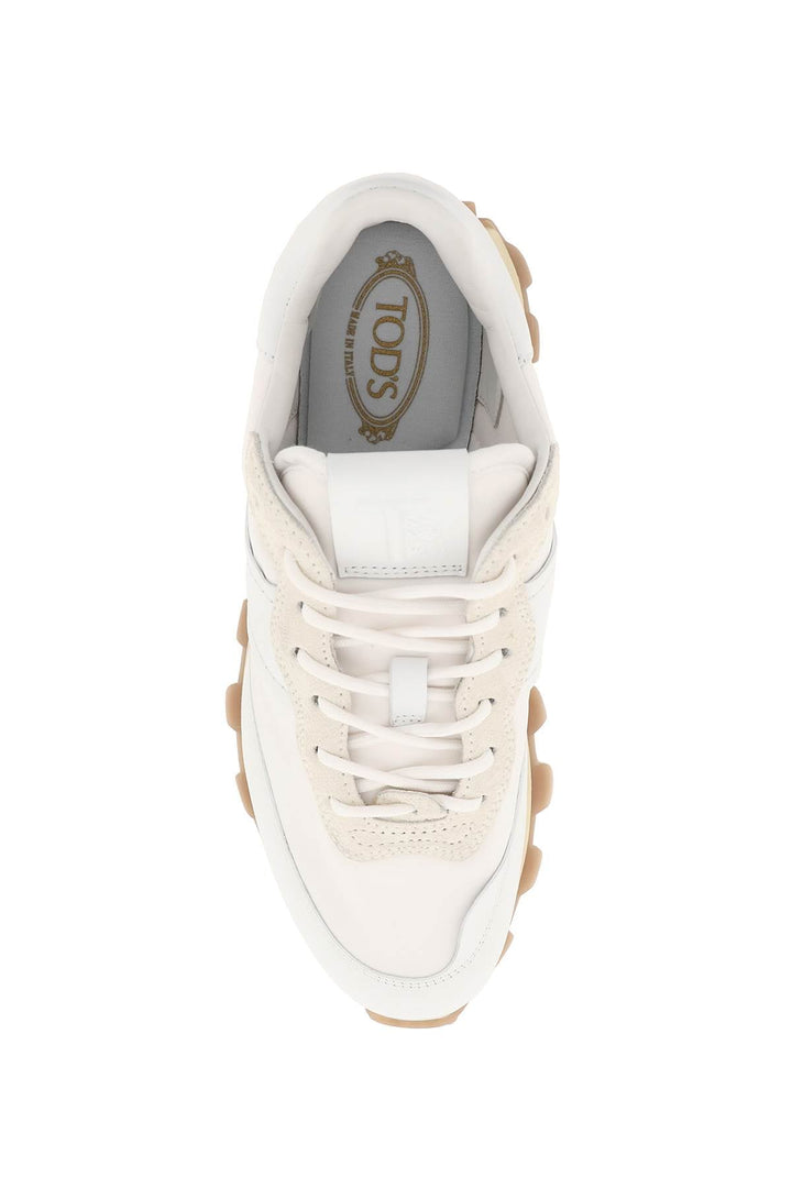 '1T' SNEAKERS