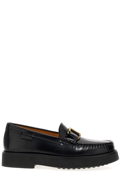 TAN LEATHER LOGO PLAQUE LOAFERS.
