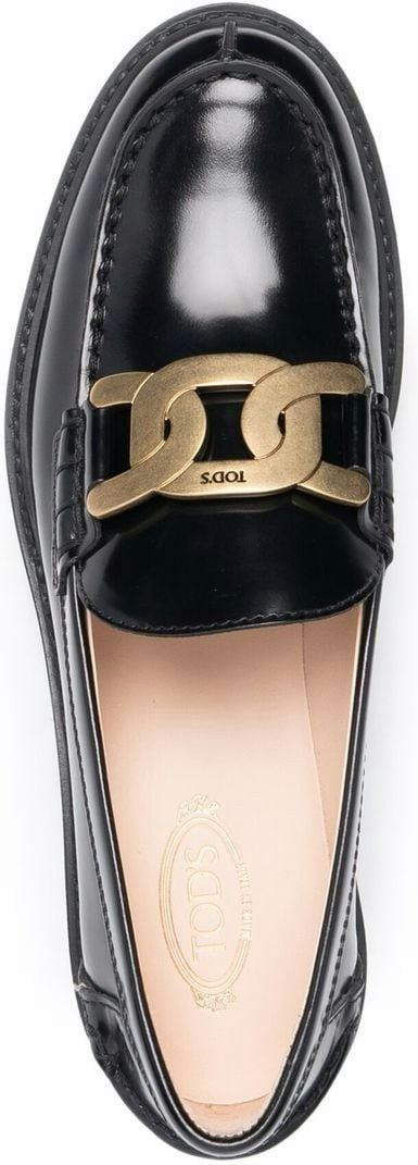 LEATHER CHAIN-PLAQUE LOAFERS