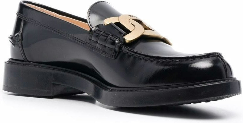 LEATHER CHAIN-PLAQUE LOAFERS