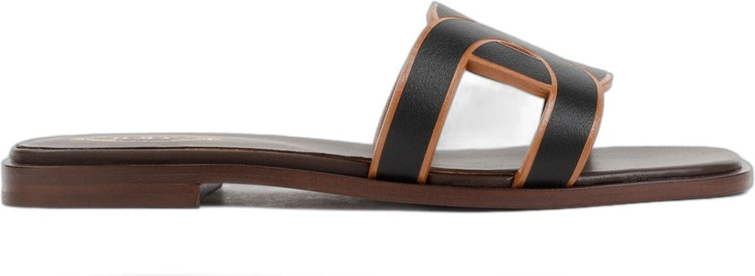 FLAT SANDAL