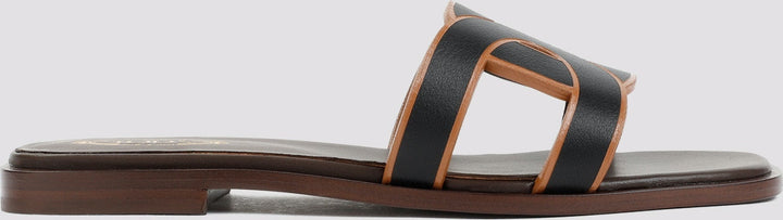 FLAT SANDAL