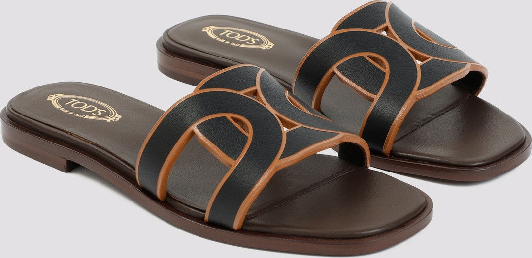 FLAT SANDAL