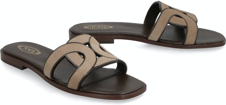 CUT OUT LEATHER SLIDES