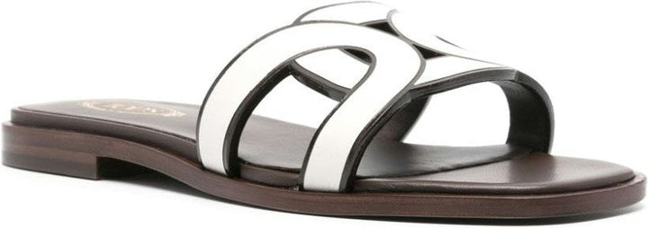 LEATHER FLAT SANDALS