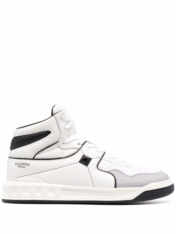 MID-TOP SNEAKER