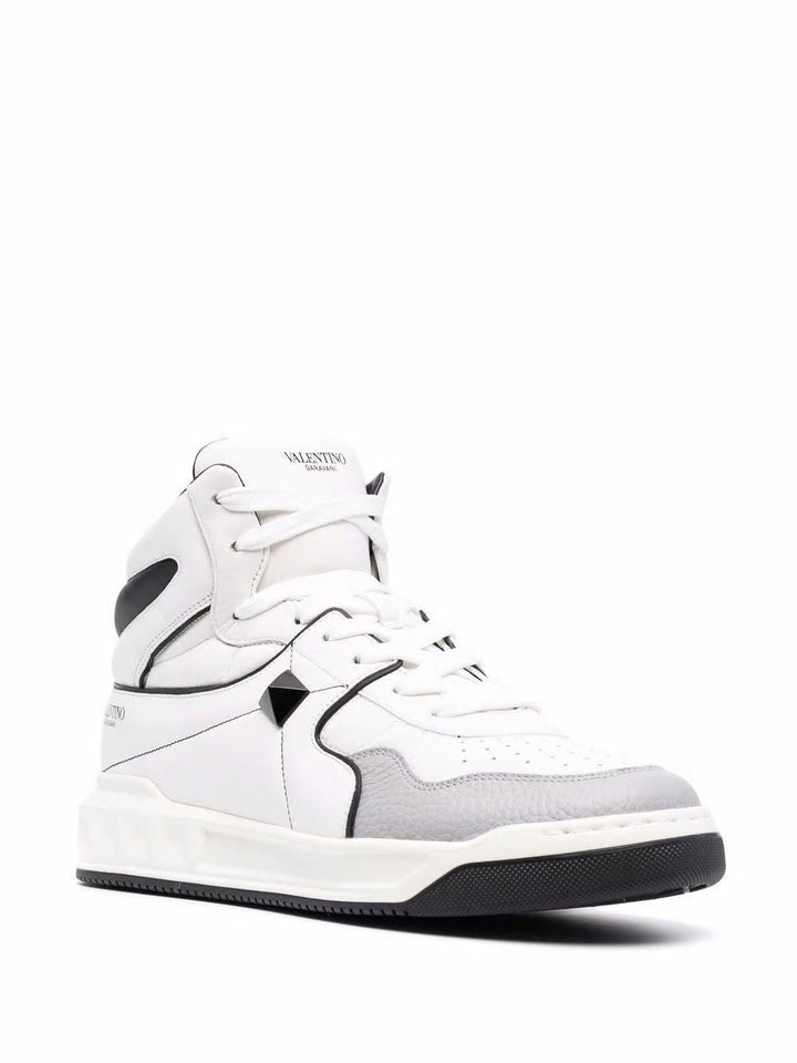 MID-TOP SNEAKER
