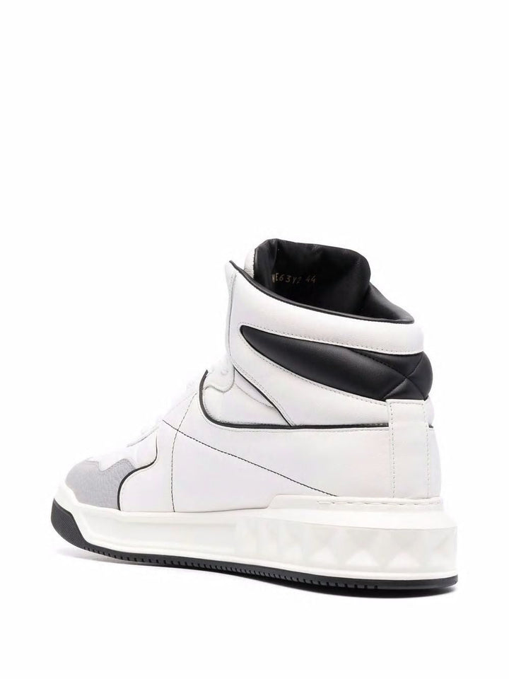 MID-TOP SNEAKER